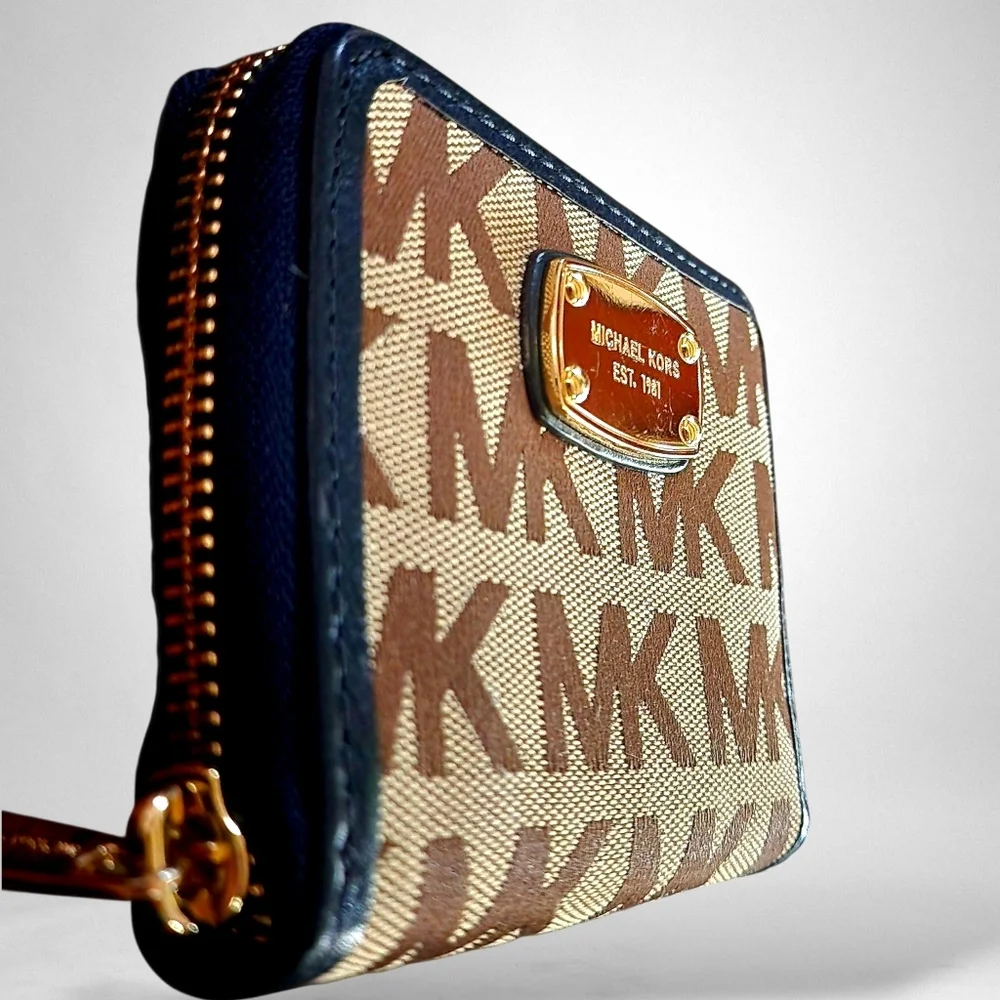 Michael Kors Jet Set MED Zip Around Wallet